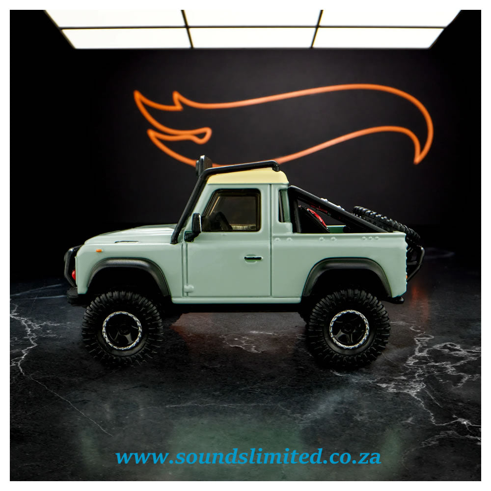 Hot Wheels Elite 64 Series Land Rover Defender 90 Pickup HGW12