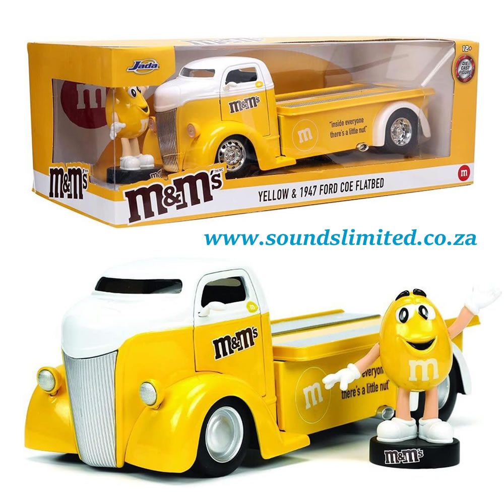 Jada 1/24 M & M's Yellow Figure & 1947 Ford COE Flatbed -#33425