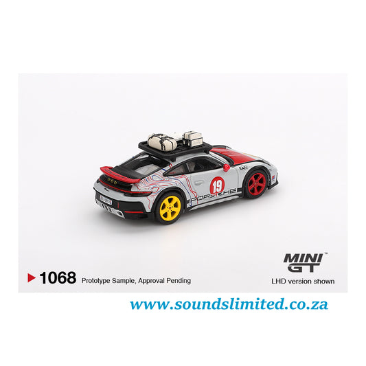 Mini GT #1068 Porsche 911 Dakar "Uncle Rally"
