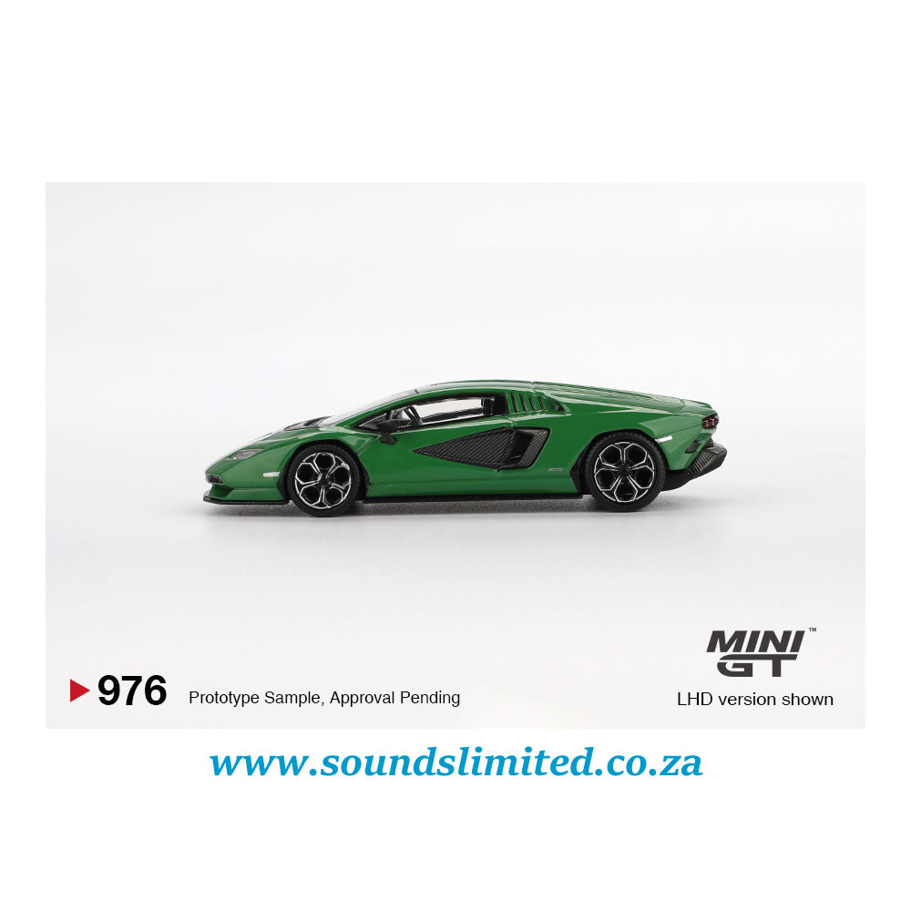 Mini GT #976 Lamborghini Countach LPI 800-4 Verde Medio