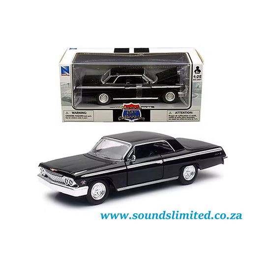 New Ray 1962 Chevrolet Impala SS HT Black 1/24 Diecast Model Car 71843A