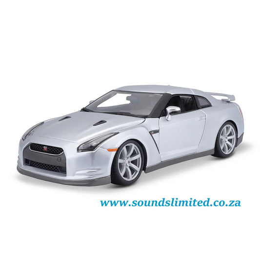 Bburago 1:18 Nissan GT-R Silver 18-12079 SL