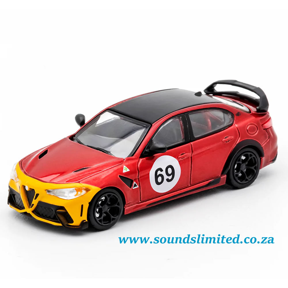 DCM 1/64 Alfa Romeo Giulia GTAm #43
