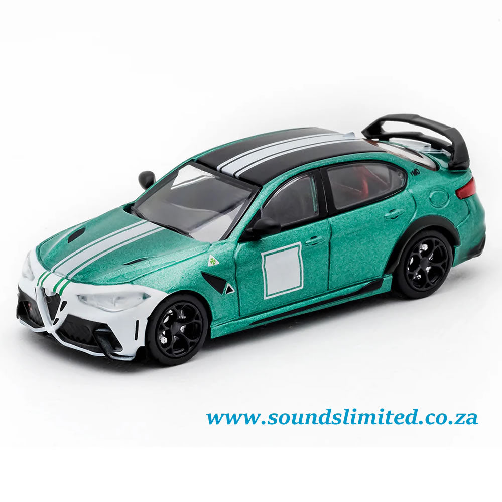 DCM 1/64 Alfa Romeo Giulia GTAm Green #47
