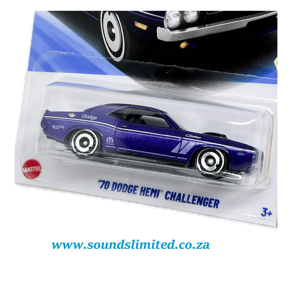 Hot Wheels '70 Dodge Hemi Challenger HYY96 Long Card