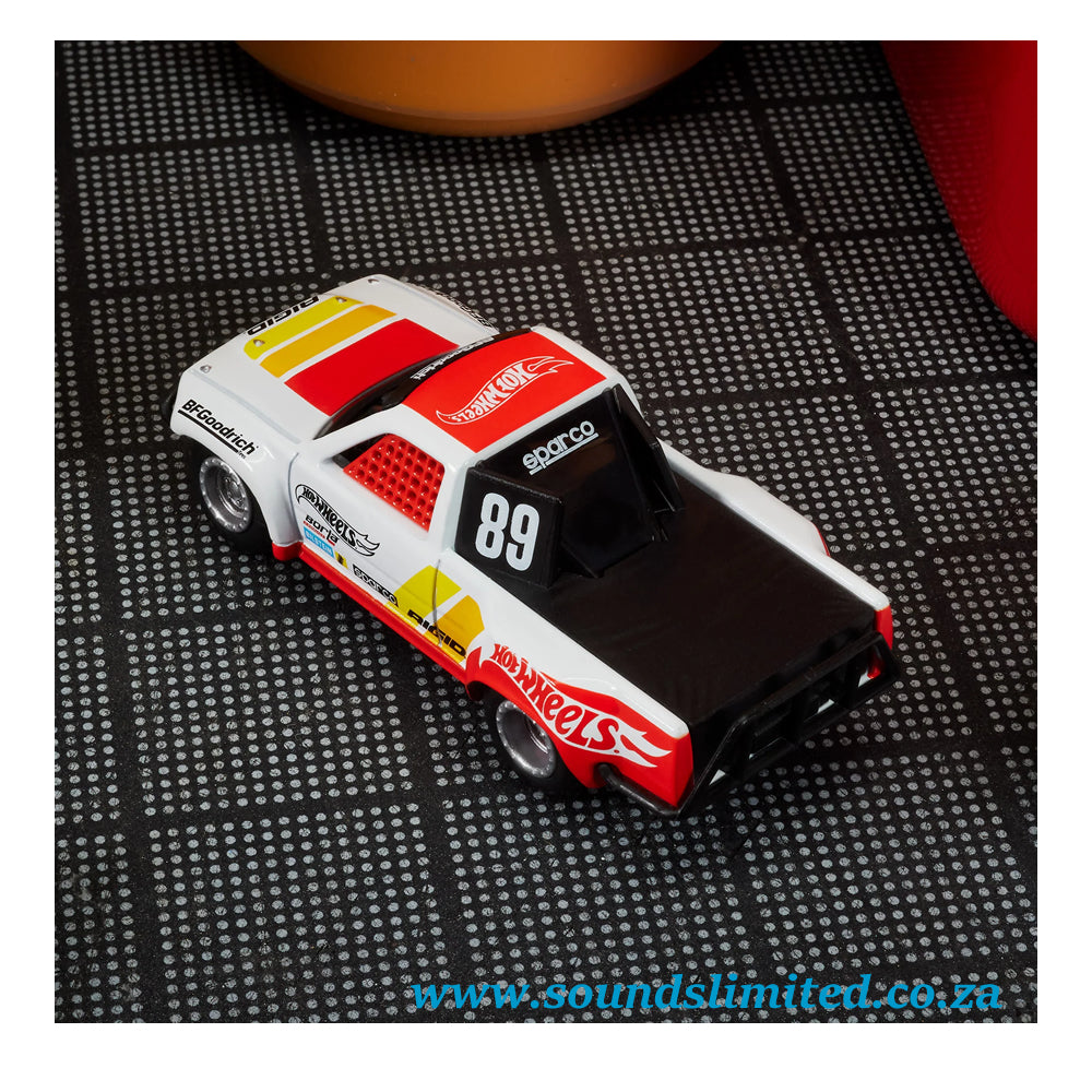 Hot Wheels Elite 64 1989 Toyota HiLux Stadium Truck HWR90