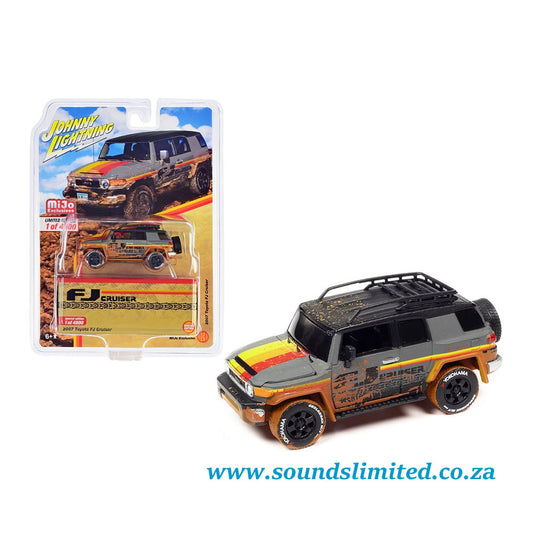 Johnny Lightning 2007 Toyota FJ Cruiser JLCP7417