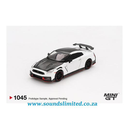 Mini GT #1045 Nissan GT-R Nismo 2024 Brilliant White Pearl