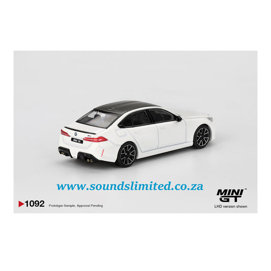 Mini GT #1092 BMW M5 Alpine White