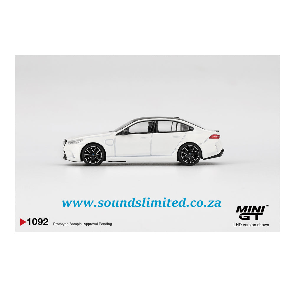 Mini GT #1092 BMW M5 Alpine White