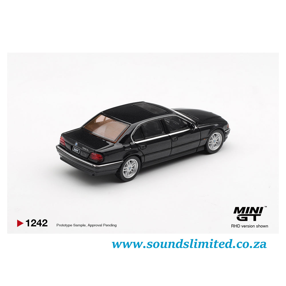 Mini GT #1242 BMW 750IL Black Sapphire Blister