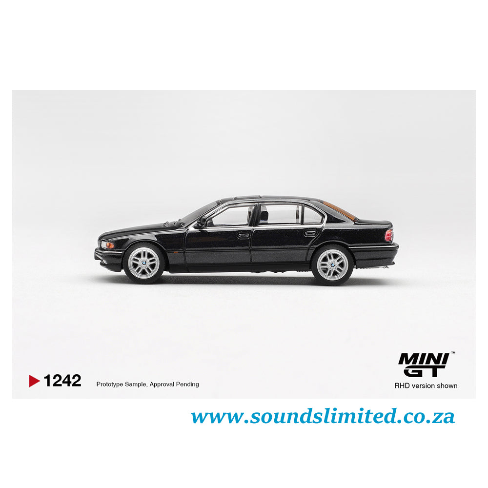Mini GT #1242 BMW 750IL Black Sapphire Blister