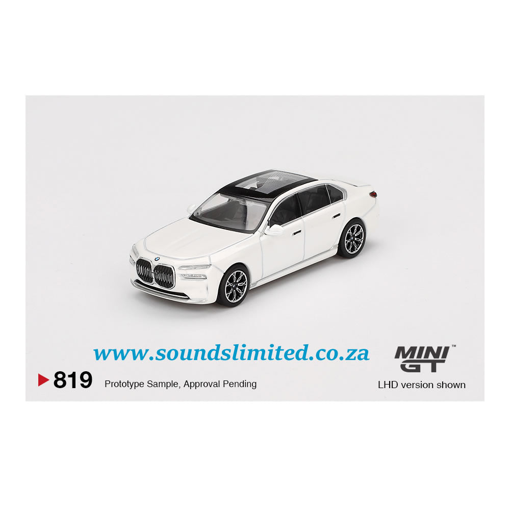 Mini GT #819 BMW i7 xDrive60 Mineral White