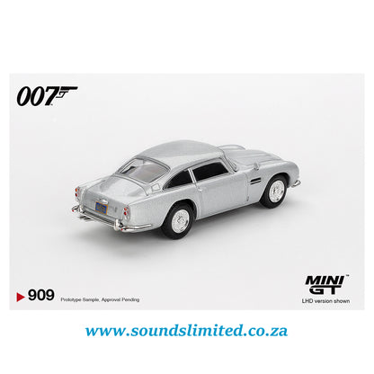 Mini GT #909 Aston Martin DB5 “Casino Royale”