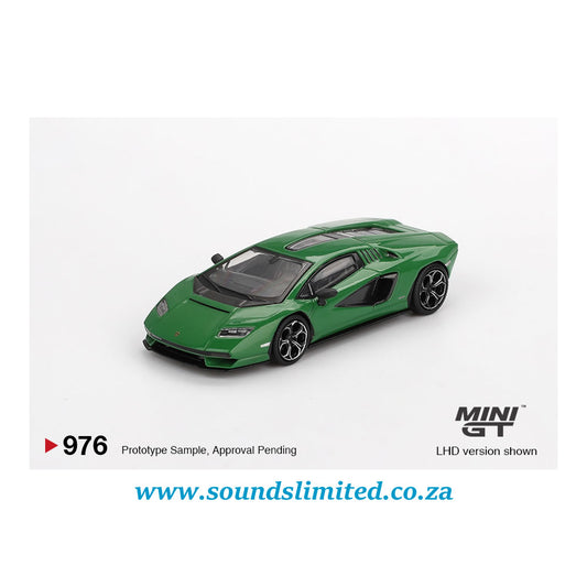 Mini GT #976 Lamborghini Countach LPI 800-4 Verde Medio