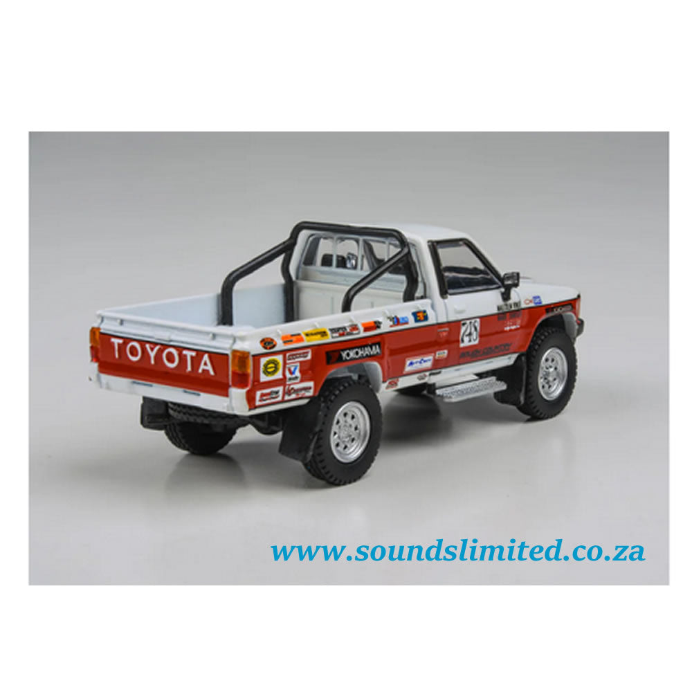 Para64 1/64 Toyota Hilux 1987 Mojave 250 - PA-55527