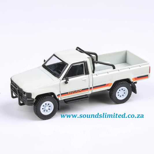 Para64 1/64 1984 Toyota Hilux Single Cab  White - PA65521
